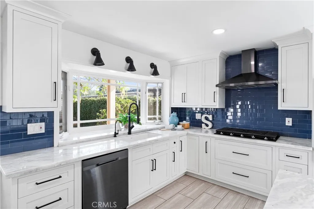 21052 Amberwick Lane, Huntington Beach, California 92646 home-pic-14